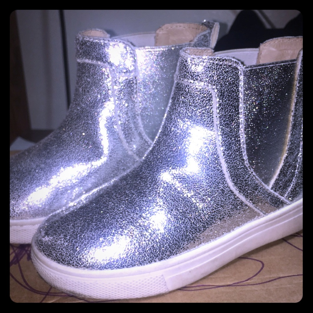 Glitter boots for your little one!